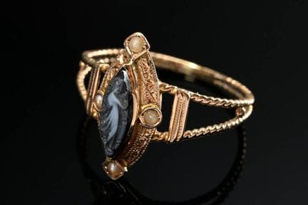 Bague délicate en or rose 585 avec camée en agate 