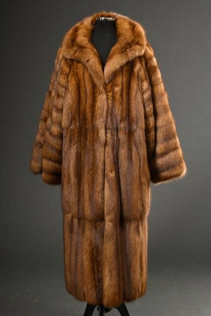 Long manteau canadien en zibeline, à manches large