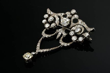 Magnifique broche Art nouveau en or blanc 585, com