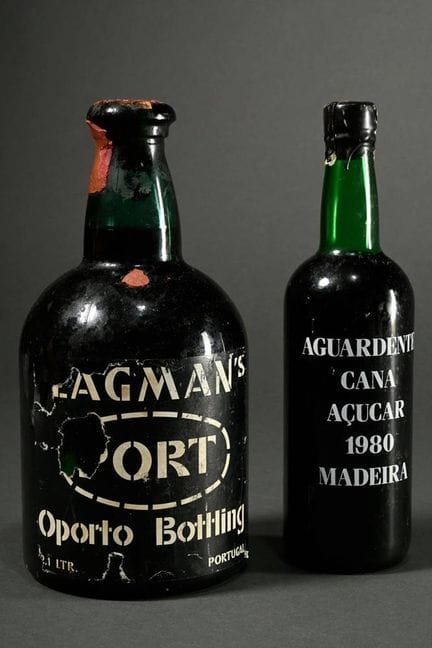 2 botellas de oporto de diferentes tipos: 1 botell