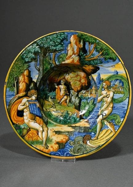 Piatto rinascimentale italiano in maiolica “Polife