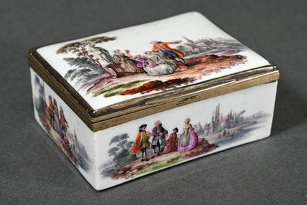 Petites tabatières rectangulaires en porcelaine de
