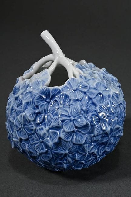 Vase Royal Copenhagen en forme d'hortensia, décoré