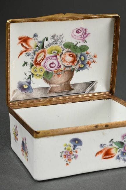 Tabatières rectangulaires en porcelaine, ornées d'