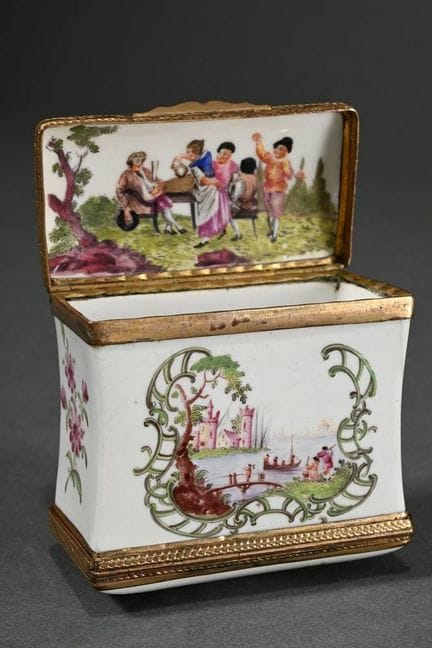 Double tabatière rectangulaire en porcelaine, aux 