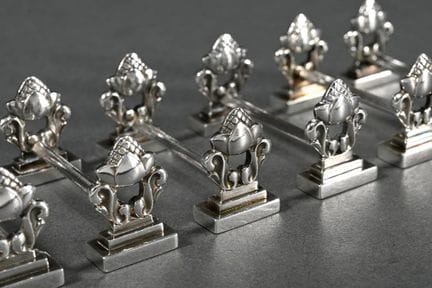 6 件乔治·詹森（Georg Jensen）“橡果”（Acorn）系列刀架，设计：约翰·罗德（Joh