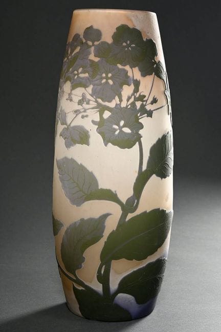 Vaso Gallé “Ortensie”, vetro incolore con decorazi