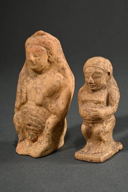 2 figurines grecques antiques en argile « Deux bed