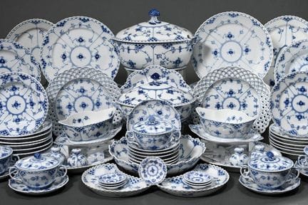 Service de table « Musselmalet Voll- und Halbspitz