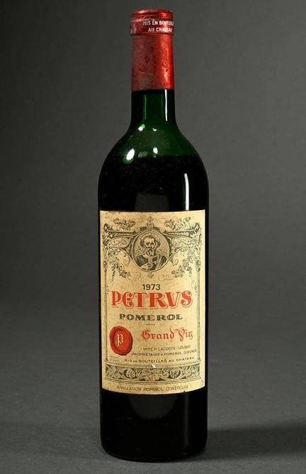 Botella de vino tinto Petrus Pomerol Grand Vin de 