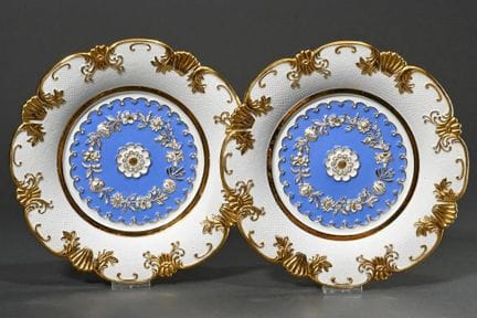 Paire d'assiettes d'apparat de Meissen, décorées d