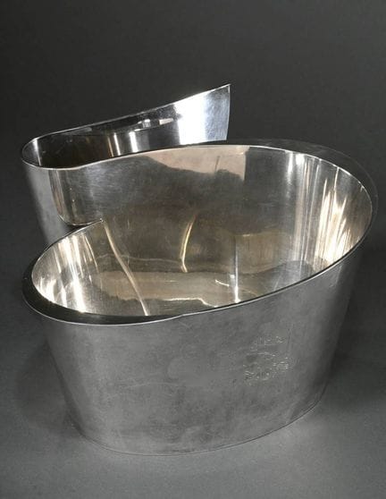 Prototype de seau à champagne aux lignes courbes d