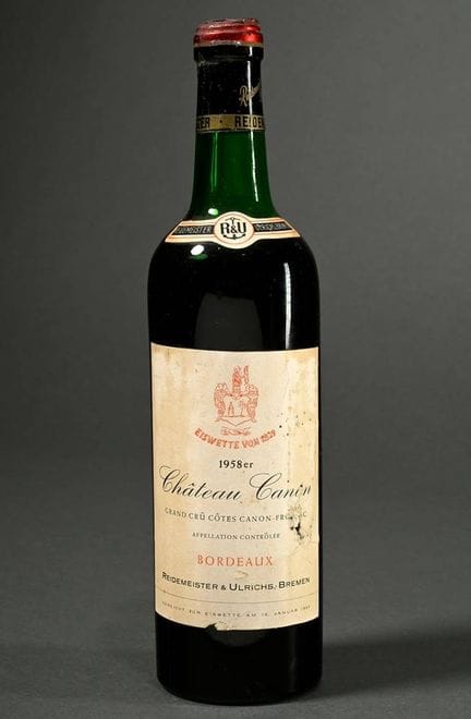 Botella de vino tinto Château Canon de 1958, prese