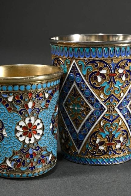 2 tasses russes en cloisonné présentant un décor o