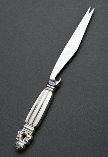 乔治·詹森（Georg Jensen）“橡果”（Acorn）奶酪刀，设计：约翰·罗德（Johann 