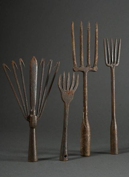 4 各种美国古董锻铁鳗鱼钩，20世纪初，长度28.5-45厘米