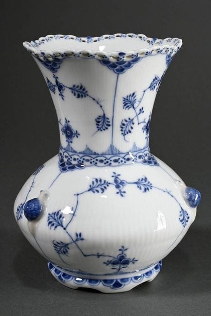Vase Royal Copenhagen « Musselmalet Vollspitze » a
