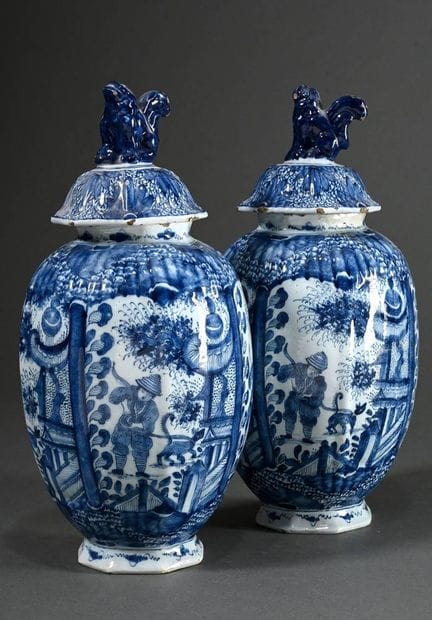 Coppia di vasi con coperchio in maiolica di Delft,