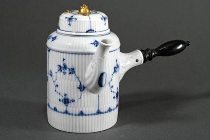 Pot à chocolat ancien « Musselmalet nervuré » de R