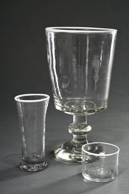 3只各式柏林白啤酒杯，杯口边缘为磨砂玻璃，高5.2厘米/14厘米/26厘米，有使用痕迹