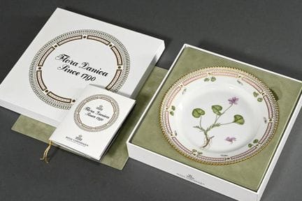 Assiette à gâteau « Flora Danica » de Royal Copenh