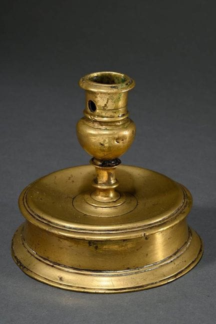 Chandelier « Capstan » en bronze jaune, reposant s
