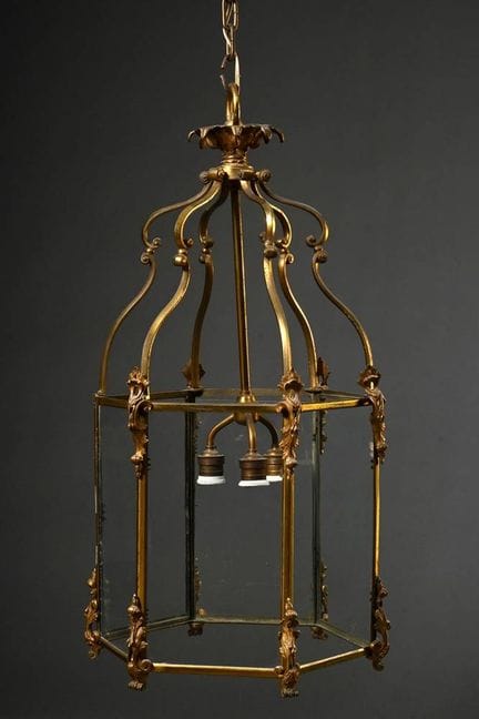 Grande lanterna esagonale con montatura ornamental