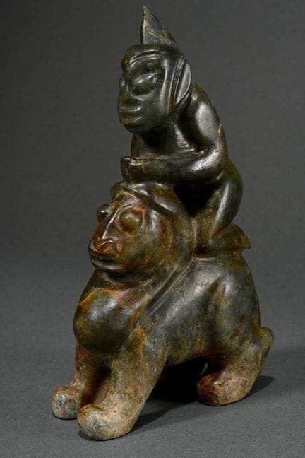 Sculpture chinoise en jade serpentine de style Han