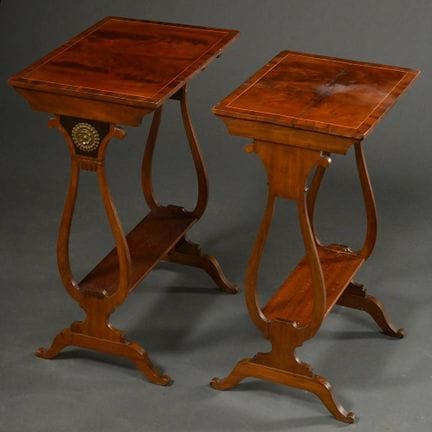 2 tavolini decorativi in stile Impero con gambe a 