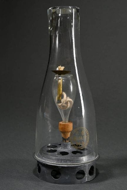 Lampe à opium portant la signature du fabricant 泰京