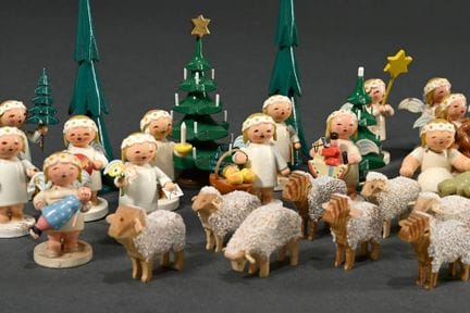 20 figurines de Noël diverses : 16 petits anges Ma