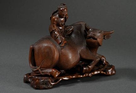 Sculpture chinoise très fine représentant un « pay