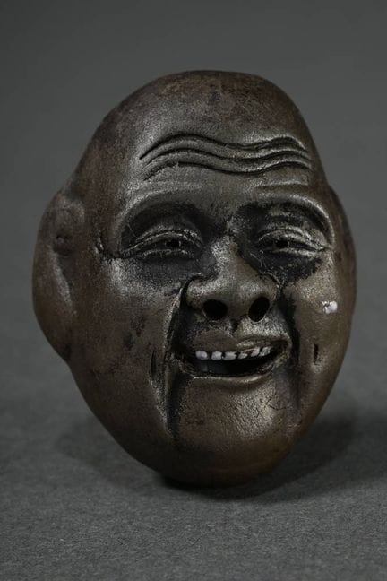 Netsuke en céramique « Masque de Hotei » avec laqu