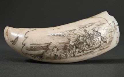 Scrimshaw "Walfänger", beschnitzter Walzahn mit ge