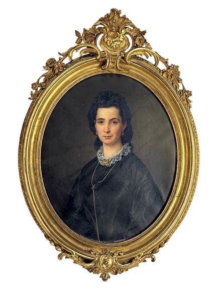 一位女士的肖像，布面油画，装裱于椭圆形镀金画框中，19世纪下半叶
布面油画，未署名。这是一幅年轻女子