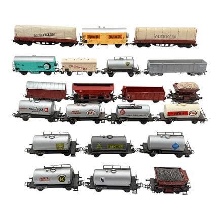 Märklin set of 21 goods and tank wagons, covered, 