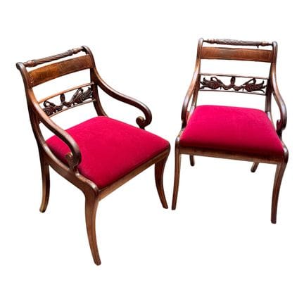 Due poltrone in stile Regency, cigni intagliati, d