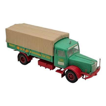 Modello di camion, cabina convenzionale con pianal
