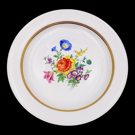 迈森大盘，花束图案，两道镀金线，带圆点的交叉剑标记，一级品，约1930年
瓷质，彩绘，镀金线，施釉。