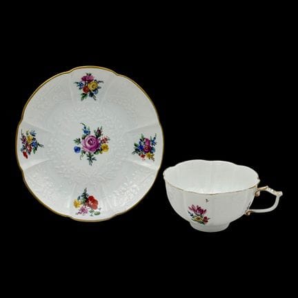 Tazza e piattino di Meissen, bouquet di fiori e ri