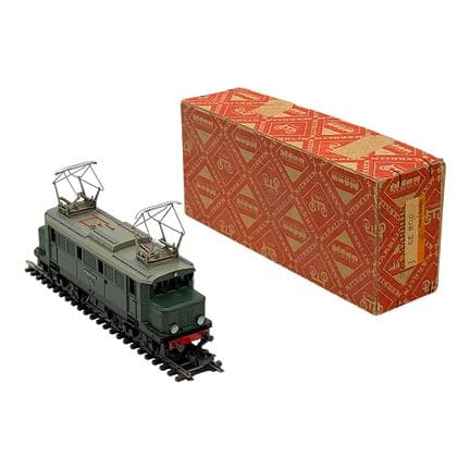 Märklin SE 800 electric locomotive in green, two p