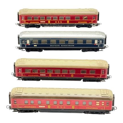 Quattro carrozze espresse Märklin DSG e DB, probab