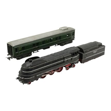 Märklin SK 800 streamlined steam locomotive with t
