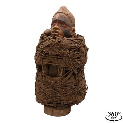 Figura di potere Nkisi del Congo con volto dipinto