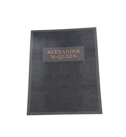 ALEXANDER MCQUEEN
V&amp;A Publishing
libro en ingl