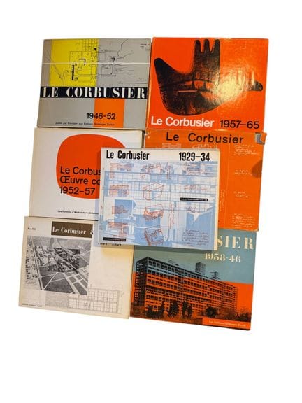 LE CORBUSIER
A 7-volume set published by Girsberge