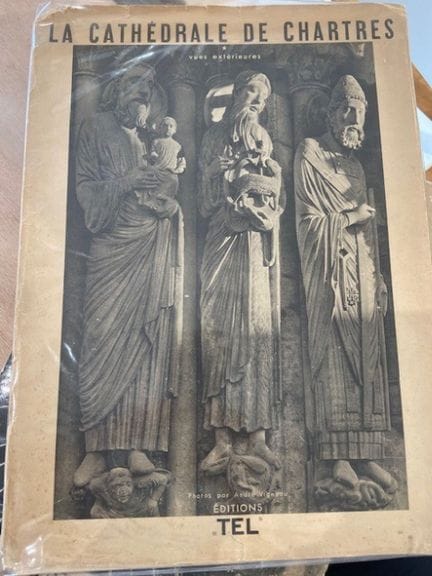 RELIGIOSA
Conjunto de dos libros: Catedral de Char