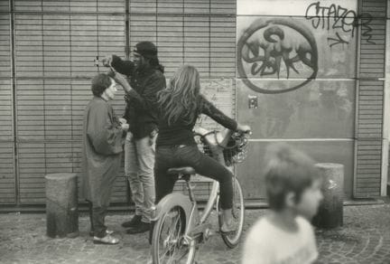 Jérémy LEMPIN (XX) 
The Street Barber, Paris, Fran