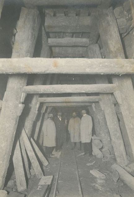 Metropolitan
In the underground galleries, portrai