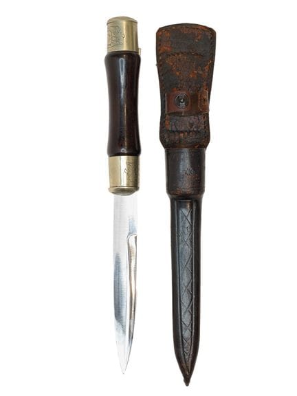UN INSOLITO COLTELLO PIEGHEVOLE TEDESCO CON FODERO